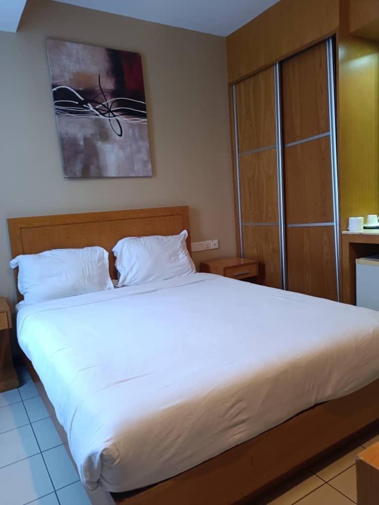Fratini'S Hotel Labuan Exterior foto